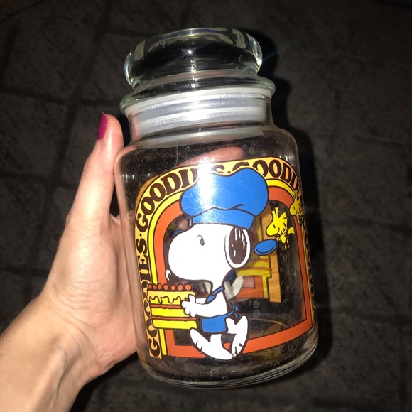 Peanuts Snoopy Jar - Picture 2 of 8
